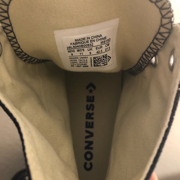 CONVERSE HIGHTOPS / CHUCK TAYLOR All Star Classic - Picture 2 of 4